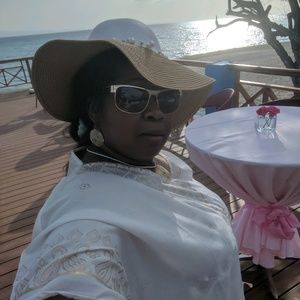 Meet your Posher, Kencie